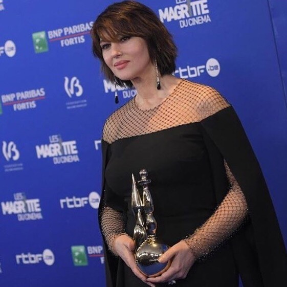 Королева вечора: Моніка Беллуччі в бездоганному образі блищить на кінопремії у Брюсселі